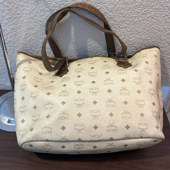 MCM Princess Lion Tote- Vintage - Picture 5 of 10